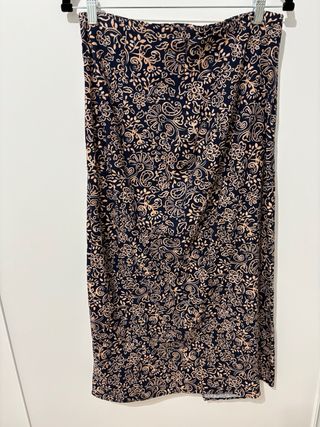Falda midi Zara estampada