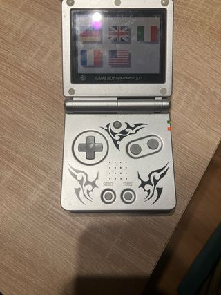 Nintendo Game Boy Advance SP Argento