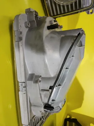 Faros Mercedes W123 240D