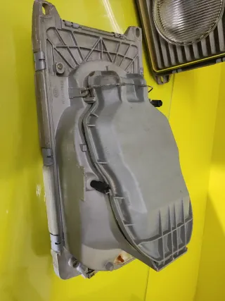 Faros Mercedes W123 240D