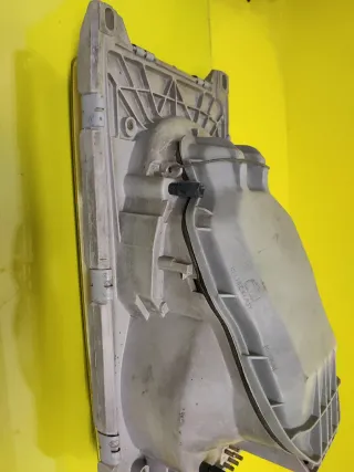 Faros Mercedes W123 240D