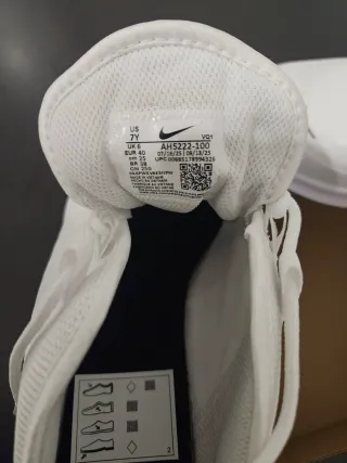 Zapatillas Nike Air Max Axis (GS) Blancas