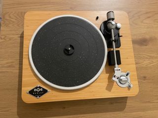 Giradischi House of Marley Wireless in bambù.