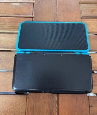 Nintendo New 2DS XL + Pokémon Ultra Sol/Luna