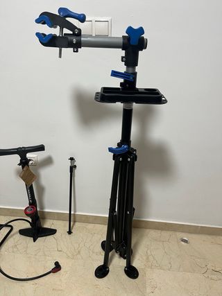 Kit Herramientas Bicicleta: Bomba y Soporte
