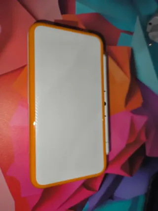Nintendo 2DS XL Naranja y Blanco