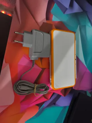 Nintendo 2DS XL Naranja y Blanco