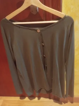 Camiseta verde oliva manga larga