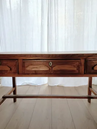 Mesa de despacho antigua.