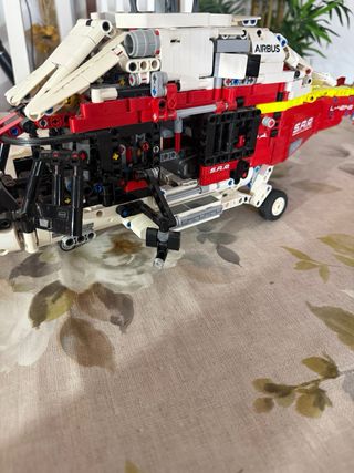 LEGO Technic 42145 Helicóptero Airbus