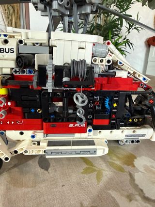 LEGO Technic 42145 Helicóptero Airbus