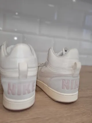 Nike Bambas Blancas y Grises