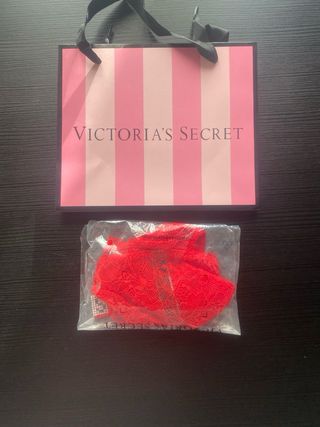 Victoria's Secret slip rosso pizzo