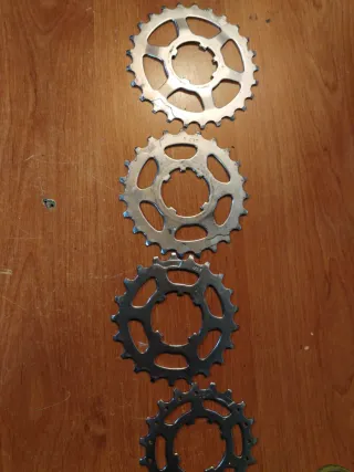 Cassette( 9)Piñones Massi 12/25T Original