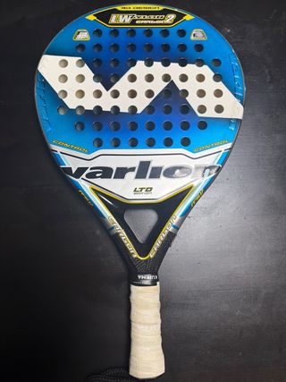 Pala de pádel Varlon con funda