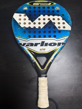 Pala de pádel Varlon con funda