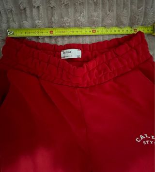 Pantalón chándal Bershka rojo talla M