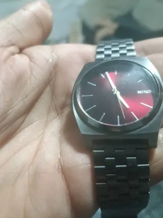 Reloj Nixon Hombre Rojo y Plateado