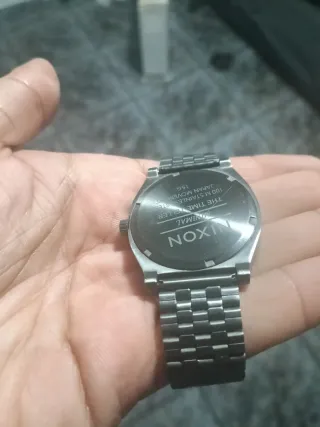 Reloj Nixon Hombre Rojo y Plateado