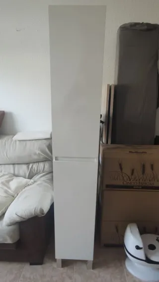 Columna de baño blanca