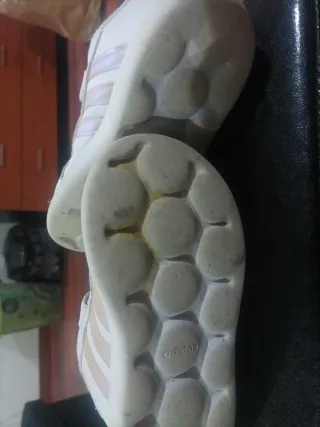 Tênis infantil branco Adidas Número 27