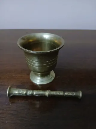 Mortaio e pestello in ottone