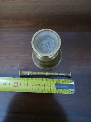 Mortaio e pestello in ottone