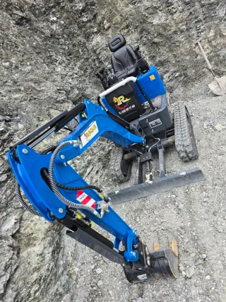 Miniexcavadora retroexcavadora