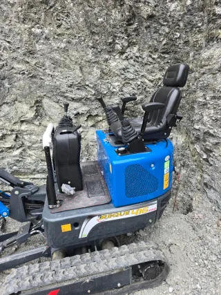 Miniexcavadora retroexcavadora