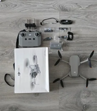Dron DJI Mini 4K Gris