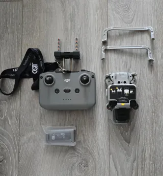 Dron DJI Mini 4K Gris