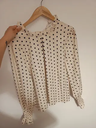 Blusa lunares beige y negra talla única