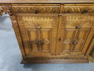 Aparador antiguo madera maciza vitral