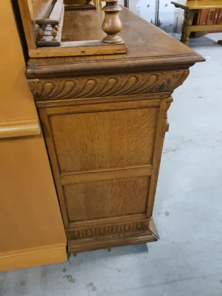 Aparador antiguo madera maciza vitral