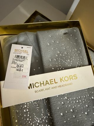 Conjunto Michael Kors Gorro Bufanda y Cinta