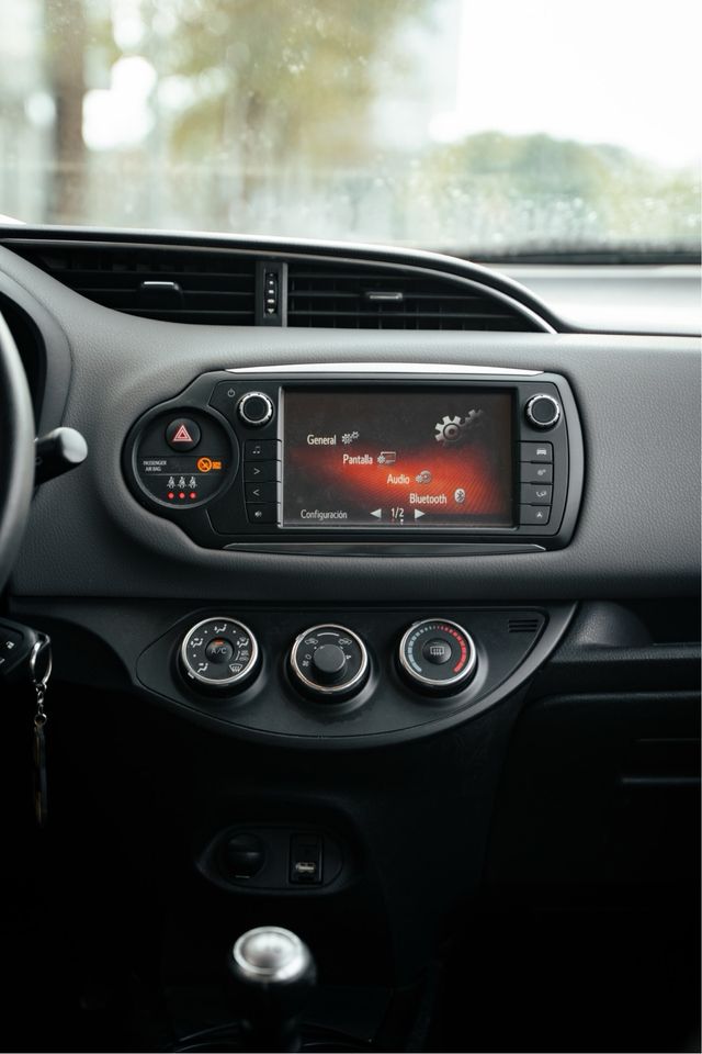 Toyota Yaris  2015