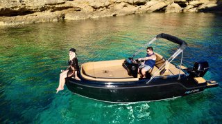 ALQUILER BARCO SIN LICENCIA  (Aqua 24 T5) 40CV
