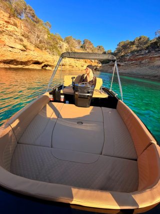 ALQUILER BARCO SIN LICENCIA  (Aqua 24 T5) 40CV