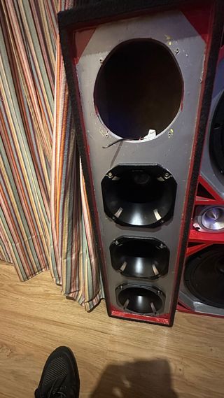 Altavoz rojo caja de draiver altura 40