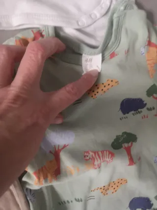 Lote 7 ranitas y bodies bebé 6-9 meses