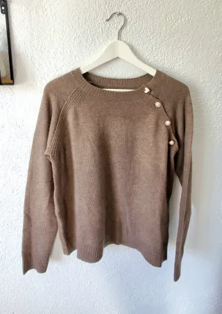 Jersey beige suave botones hombro talla XL