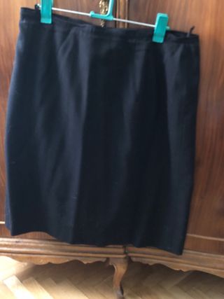 Falda negra talla grande
