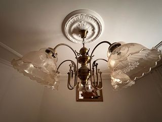 Lámpara retro colgante dorada con cristales