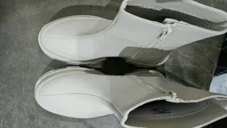 Botas blancas de mujer