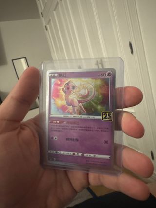 Pokemon TCG Mew 002/028 S8a 25th Aniversario