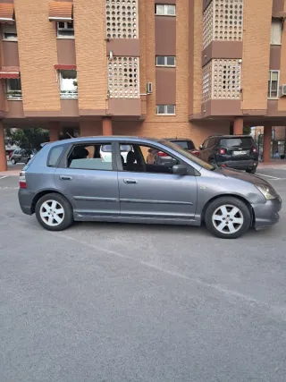 HONDA CIVIC AŇO 2005 SOLO 170000KM
