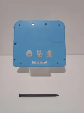 Nintendo 2DS Blu Pokémon + penna + caricabatterie