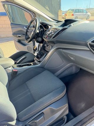 Ford Grand C-MAX 2012