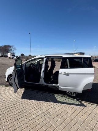 Ford Grand C-MAX 2012