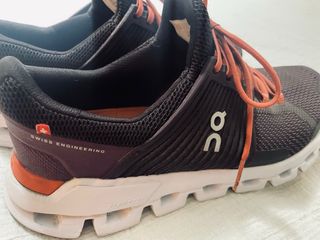 Zapatillas On Cloud Mujer 38.5 Burdeos/guinda